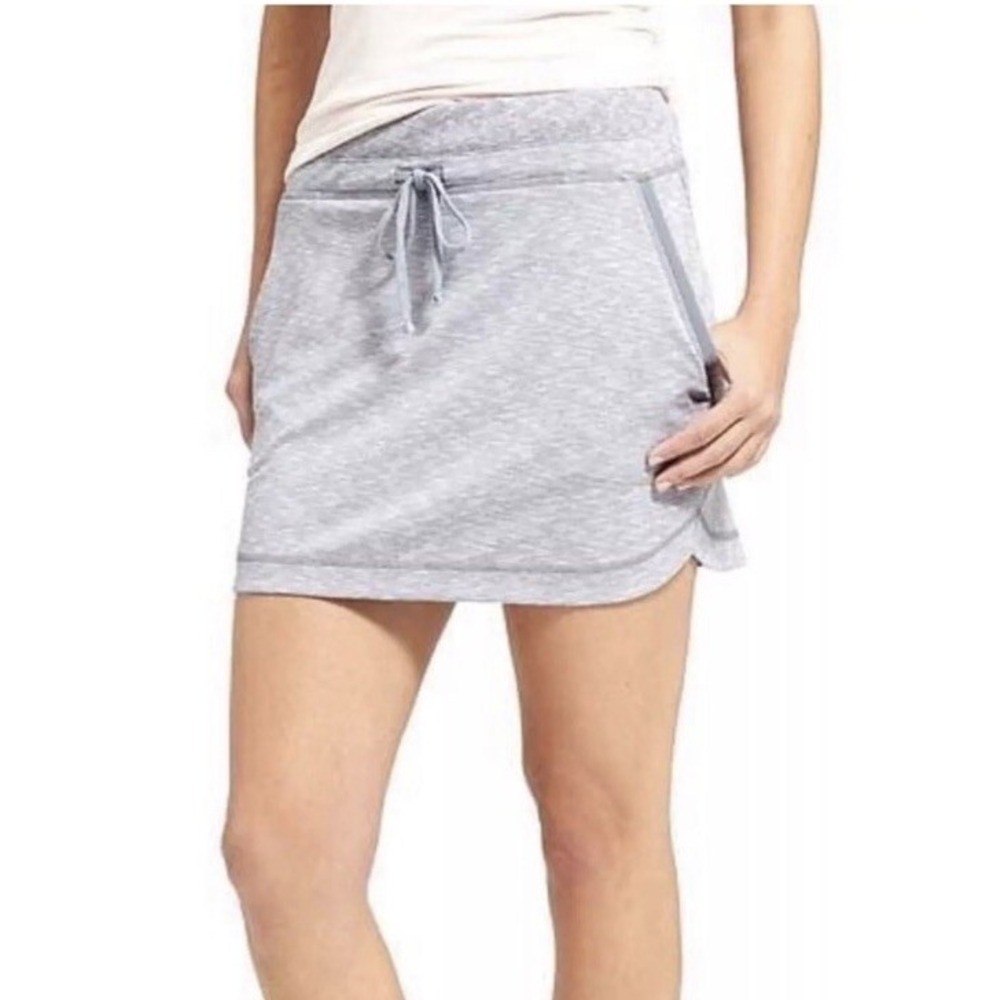 Athleta Techie Terry Skirt Womens Medium Gray Pockets Golf Tennis Casual 75337